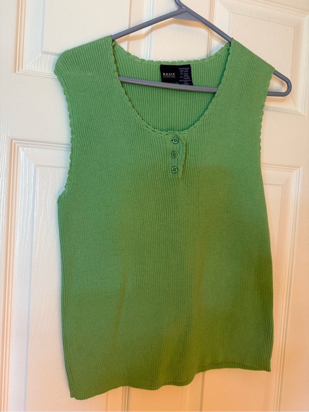 Basic Editions women’s large Ribbed Sleeveless V-Neck Tank